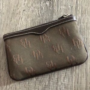 Dooney and Bourke change wallet